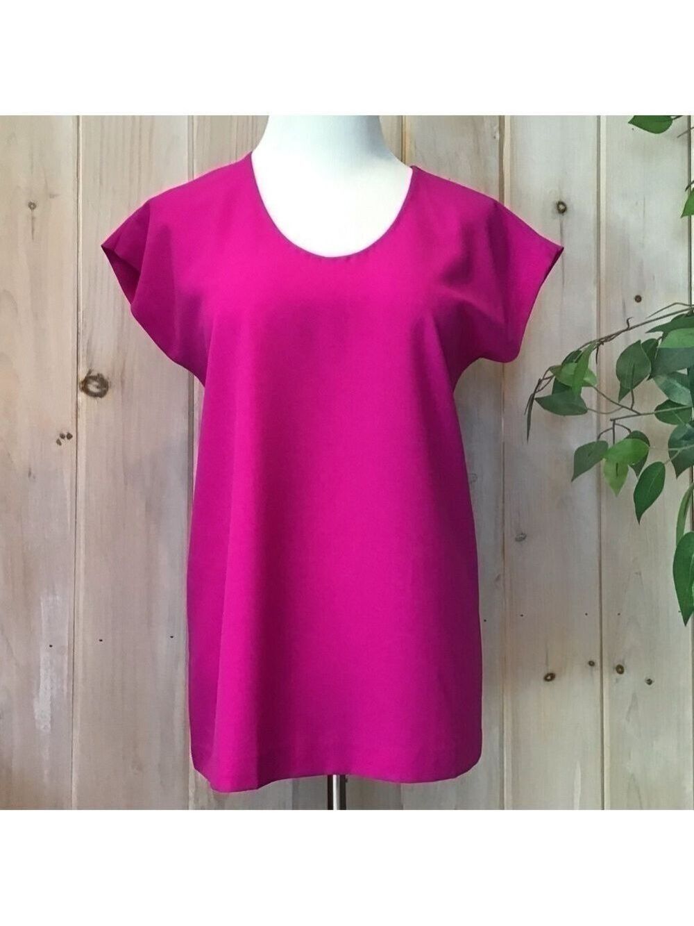 Diane Von Furstenberg  scoop neck Crepe top
